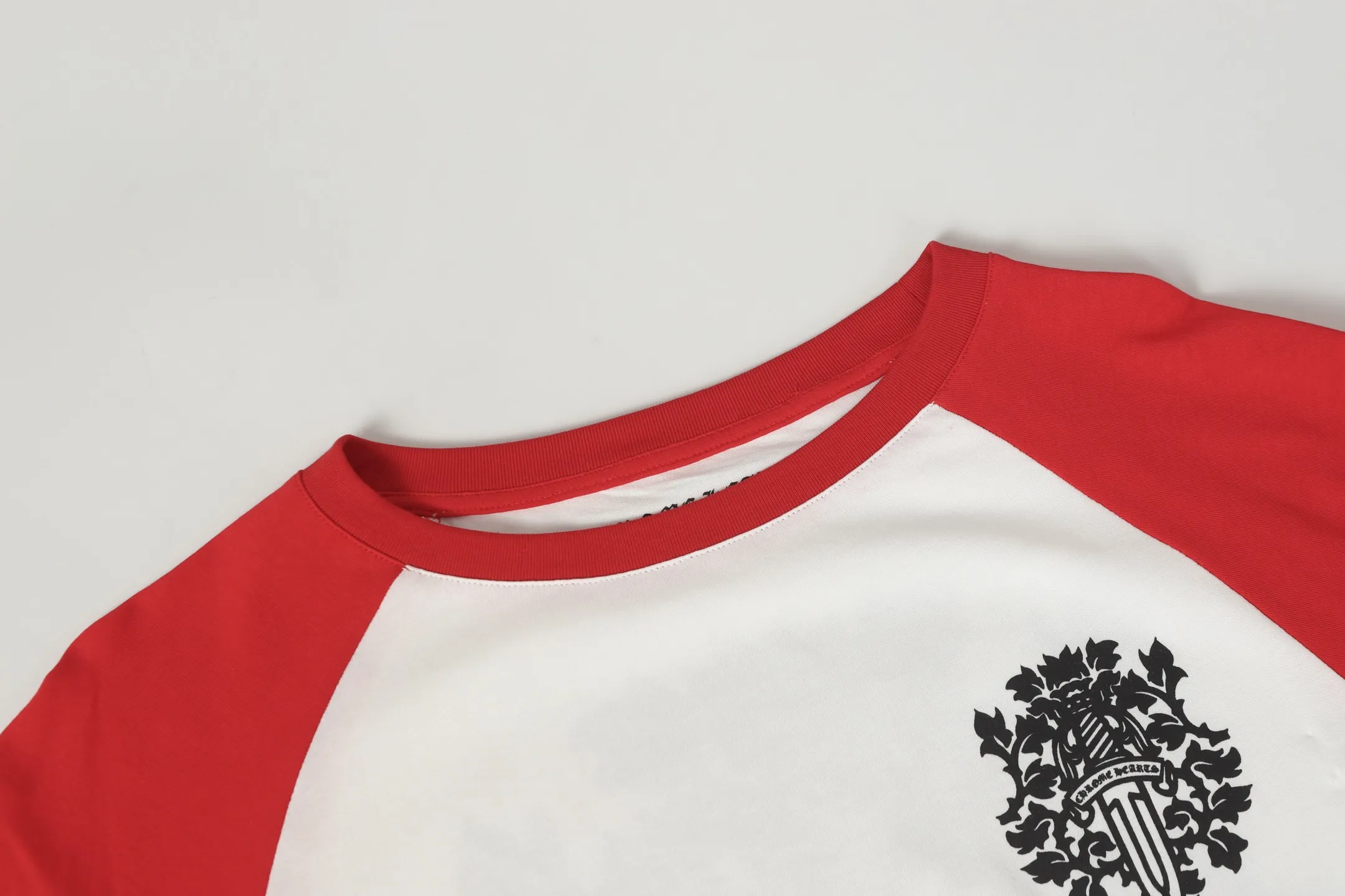 P150 Cross-border quantity model. Those who pursue quality, please do not place an order. -Chrome Hearts/Chrome Hearts 23ss Sanskrit sword🗡️Print popular long-sleeved T-shirt -High weight, high density and high quality. The wool is soft, delicate and skin-friendly. Soft and silky to the touch. Excellent warmth and skin-friendly properties. XL